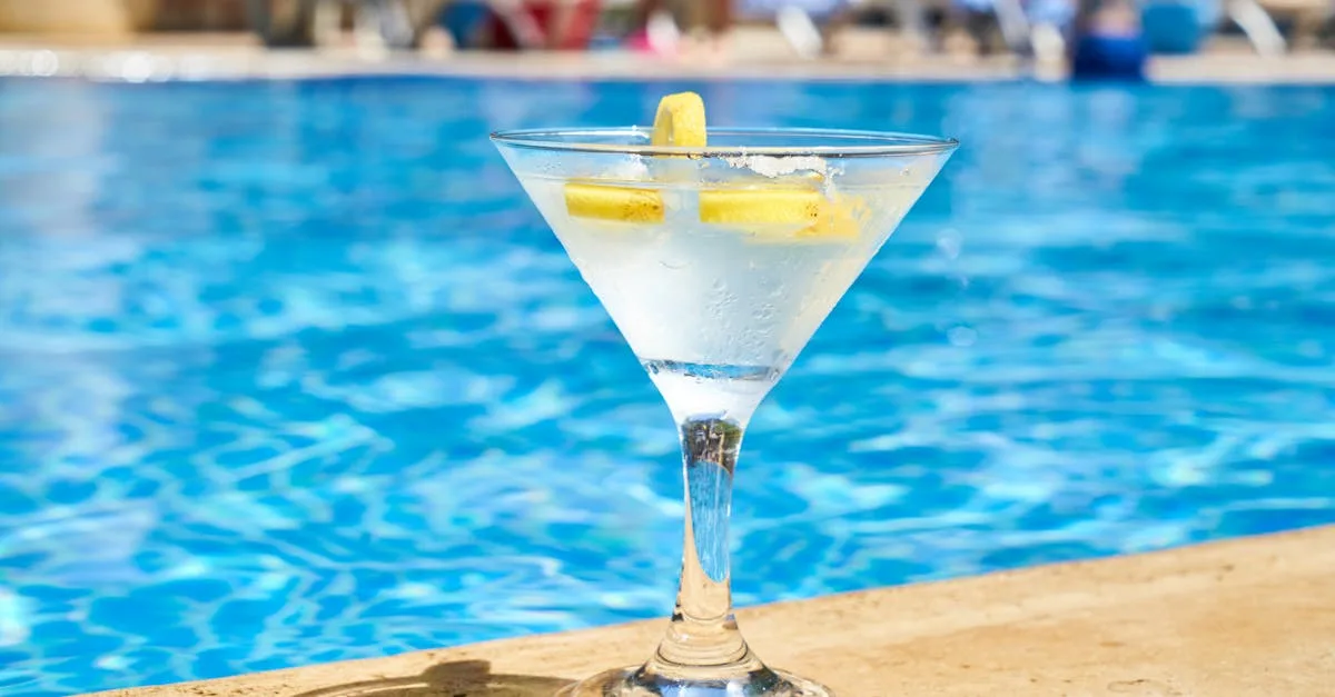 découvrez notre couverture à bulles pour piscine, idéale pour conserver la chaleur de l'eau et protéger votre piscine des impuretés tout en réduisant l'évaporation.