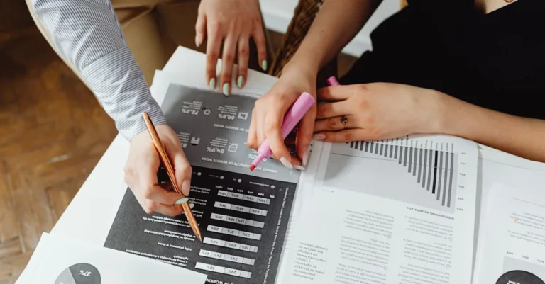 découvrez des avis détaillés et impartiaux sur les fers à repasser pour choisir le meilleur modèle adapté à vos besoins.